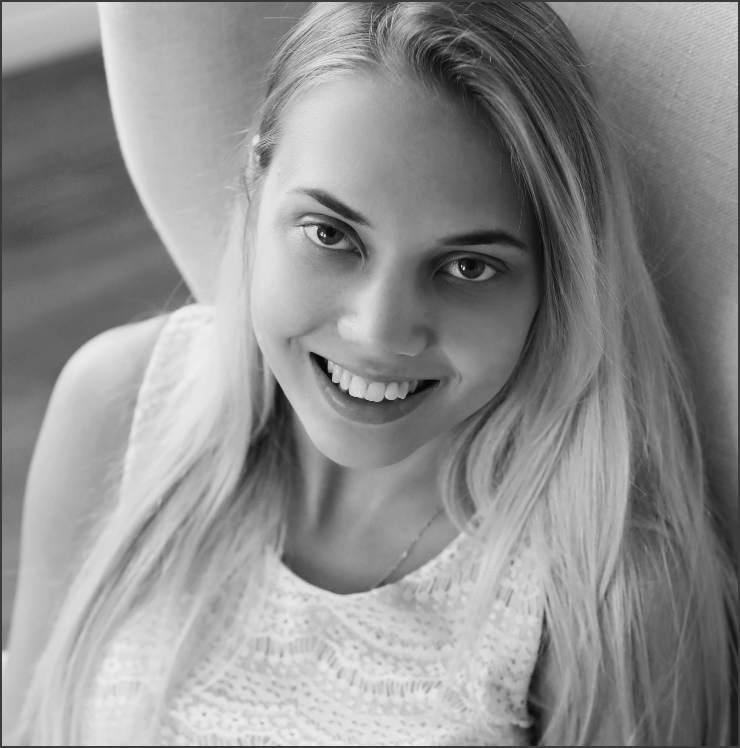 beautiful-girl-CPM3G5S@2x